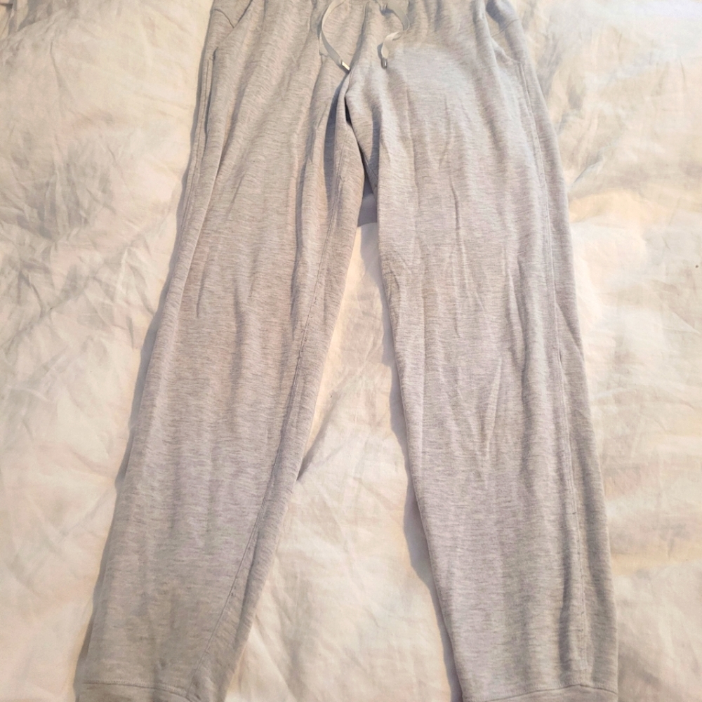 Lululemon size 4 soft jersey fit midrise classic